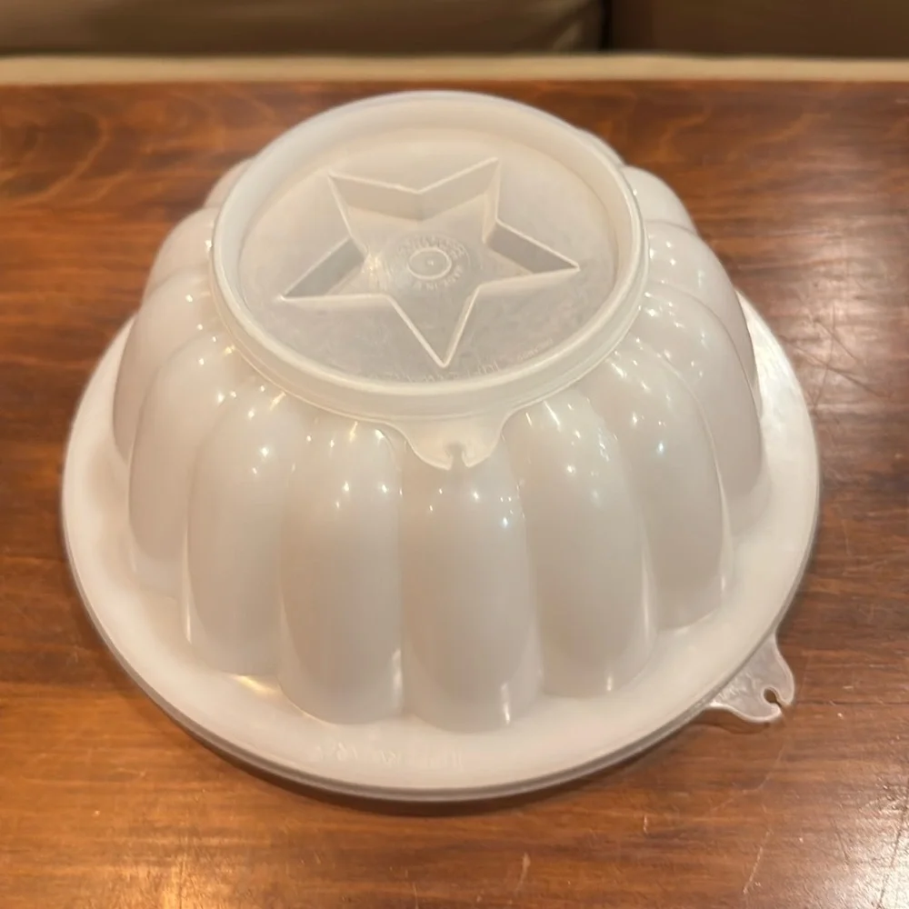 Tupperware this vintage